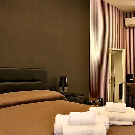 Eleganza Moderna Nel Centro Storico Di ホームステイ パレルモ