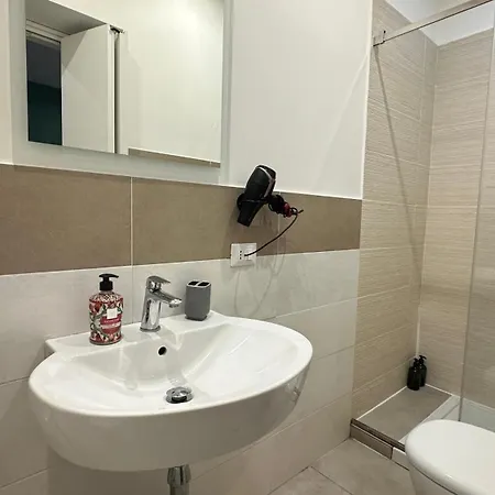 Eleganza Moderna Nel Centro Storico Di Проживание в семье Палермо